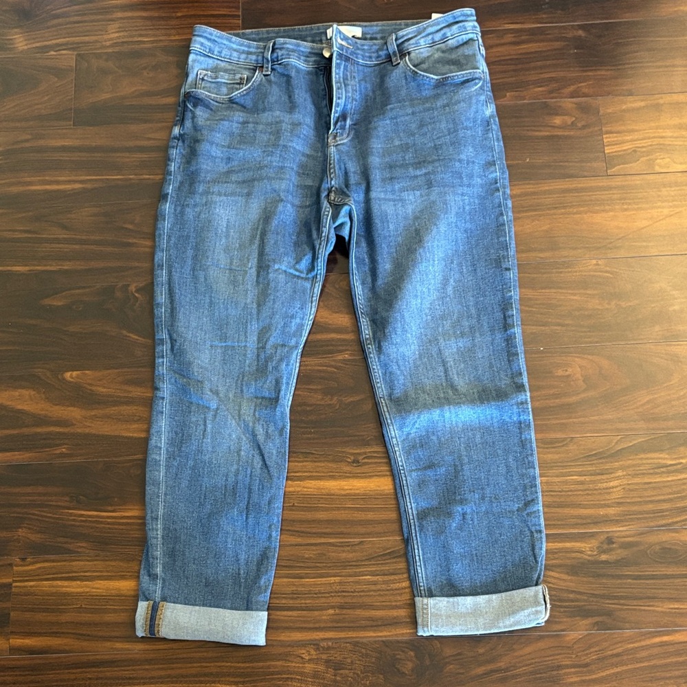 Women’s H&M Blue Jeans Ankle Length with Rolled Cuff